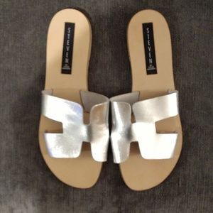 Ladies silver Steven by Steve Madden sandals